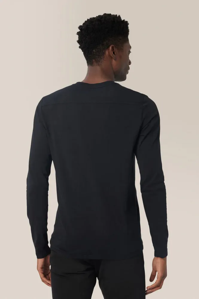 Good Man Victory V-Notch Long Sleeve Tee | Black